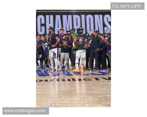 詹姆斯带领湖人豪取五连胜，力压快船登顶西部榜首